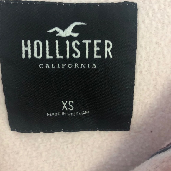 light pink Hollister sweater - Picture 2 of 5